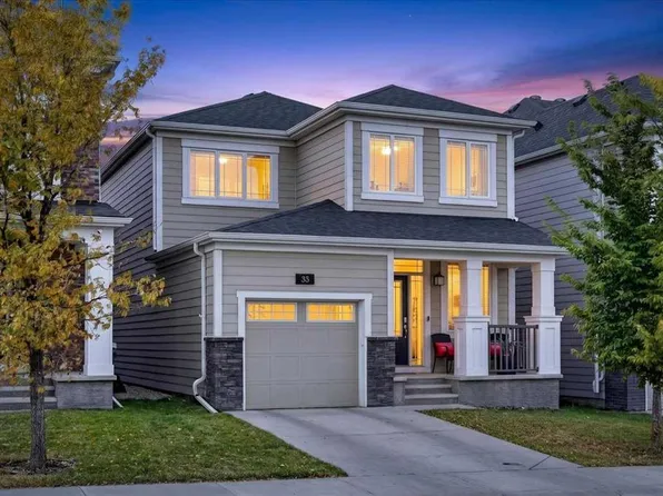 33 W Yorkville Grn SW, Calgary, AB T2X 4J8
