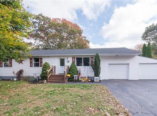 11 Wendy Dr, Coventry, RI 02816