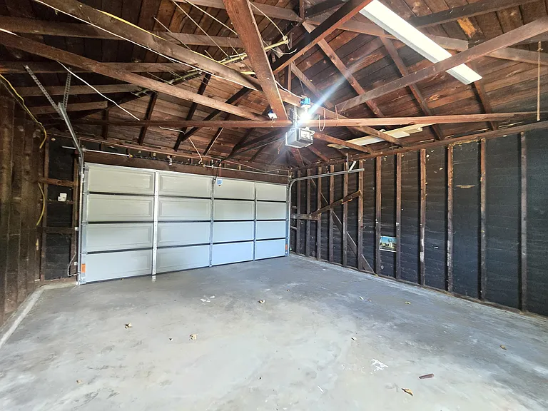 6327 California Ave — Photo 28