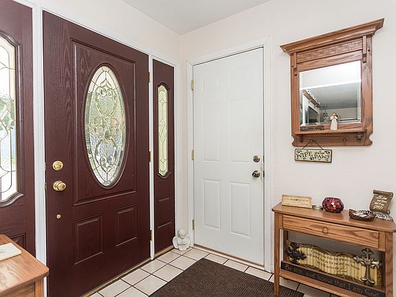2nd image of 1008 Lakehurst Dr