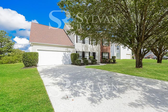 1st image of 3319 Hillside Links Dr