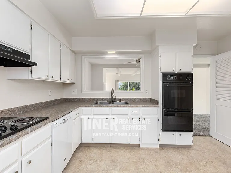 8708 Bluff Ln — Photo 9