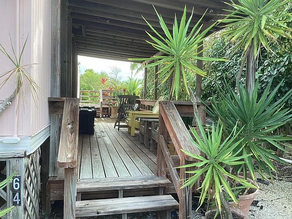 2nd image of 264 Mars Ln