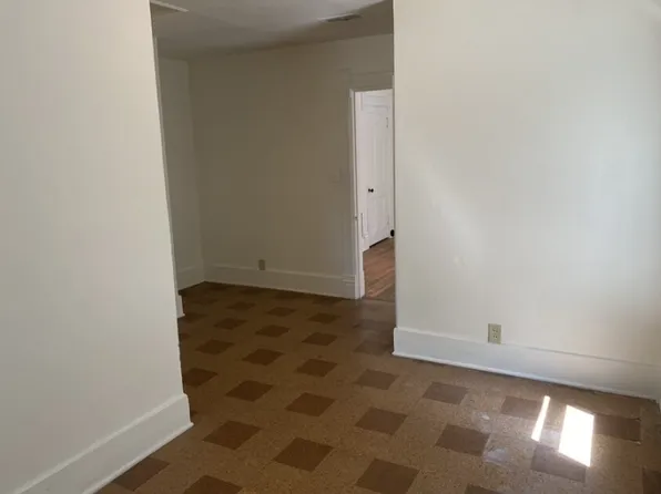 512 W University Ave, 512 W University Ave #2E, Champaign, IL 61820