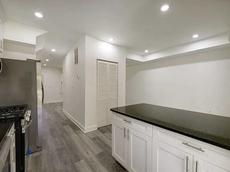 514 Missouri Ave NW — Photo 16