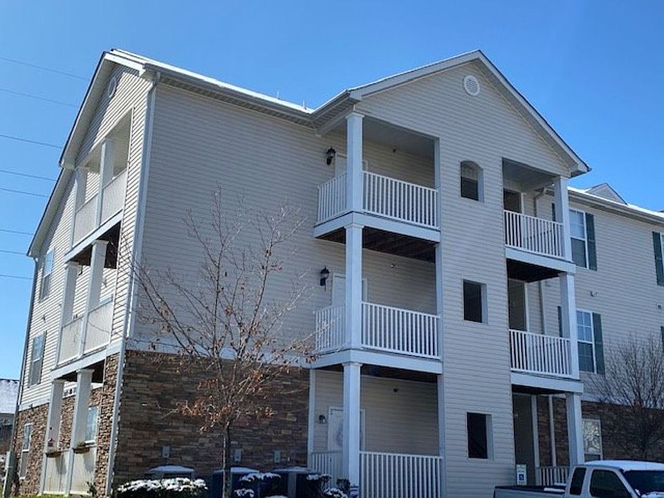 1st image of 3015 Winston Dr APT 114