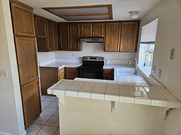 5th image of 1923 Blossom Ct