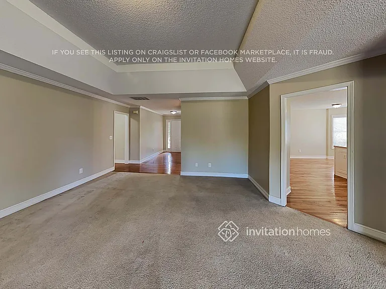 1121 Sutton Dr — Photo 4
