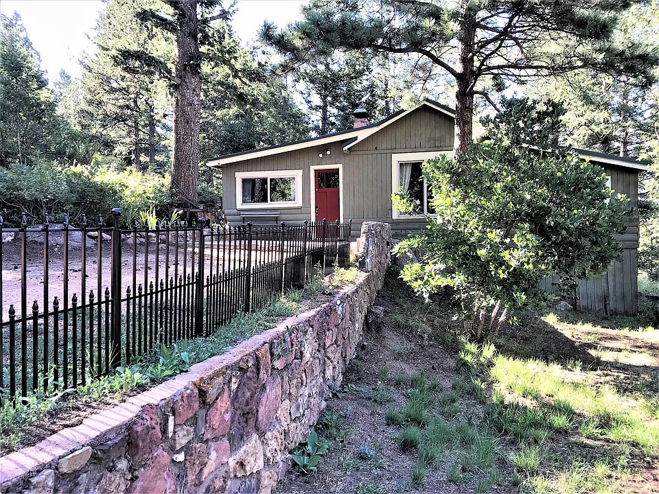 Front exterior view from driveway.