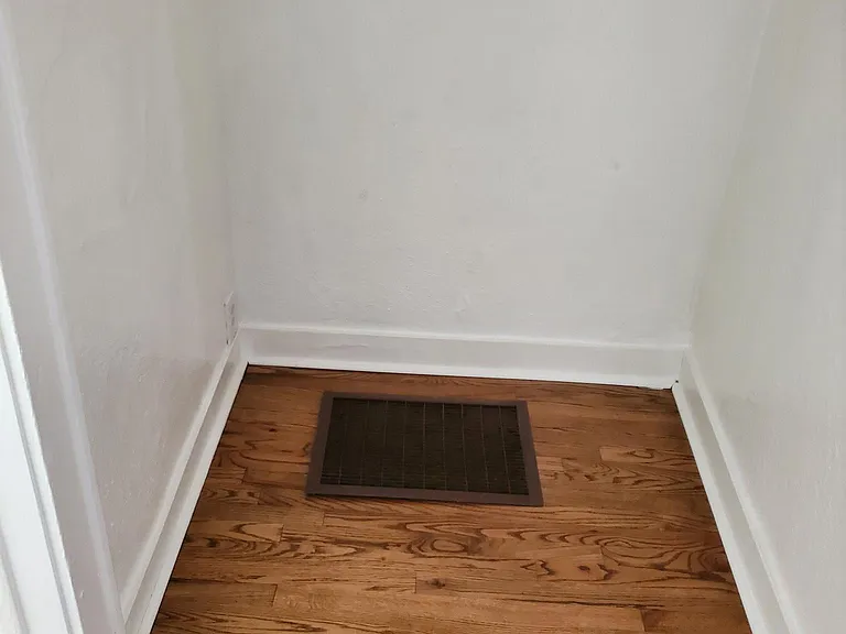 2322 Kent Ave — Photo 30