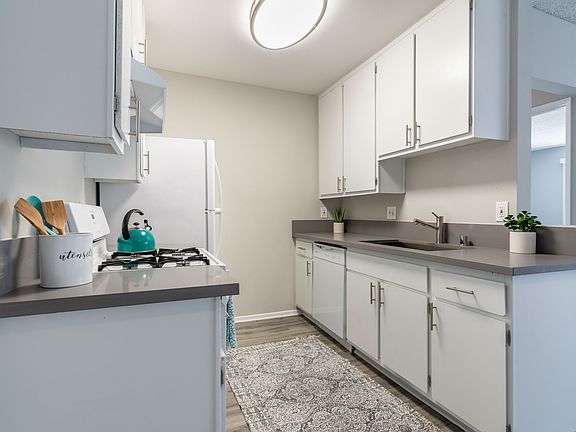 3rd image of 15314 Gault St #207