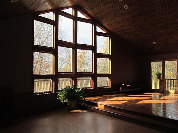 2nd image of 302 Gross Road