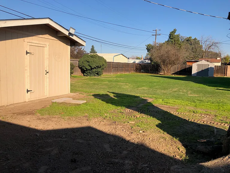 5675 E Jensen Ave — Photo 7