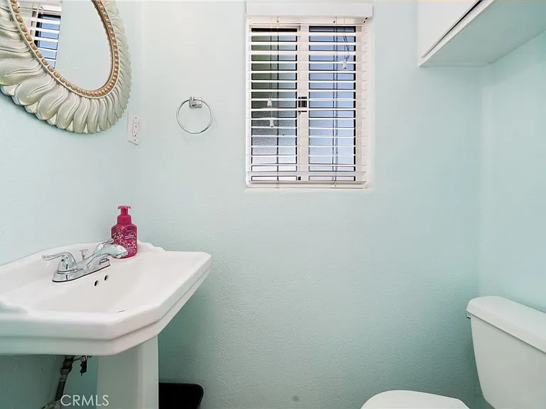 1721 E Ruddock St — Photo 13