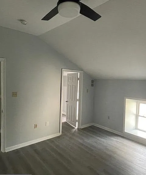4520 Baker St — Photo 9