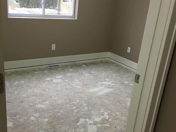 4th image of 564 East St