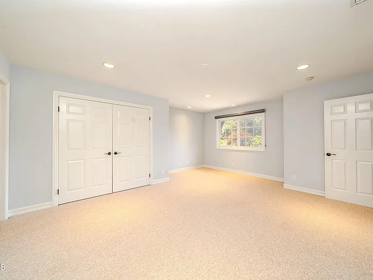 4330 Bel Aire Dr — Photo 27