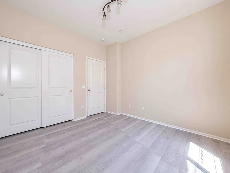 10208 Jasmine Ct — Photo 20