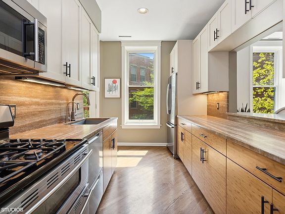 4th image of 1945 W Evergreen Ave APT 2F