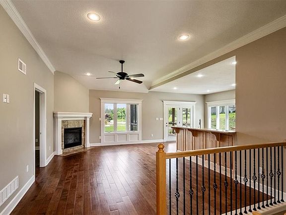 4th image of 1348 NE Timbercreek Dr