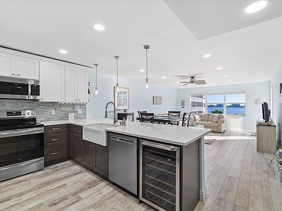 2nd image of 1502 S Lakeside Drive #305