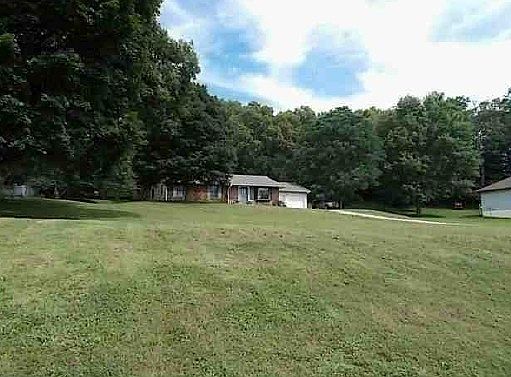 2nd image of 8415 SE King Hill Rd