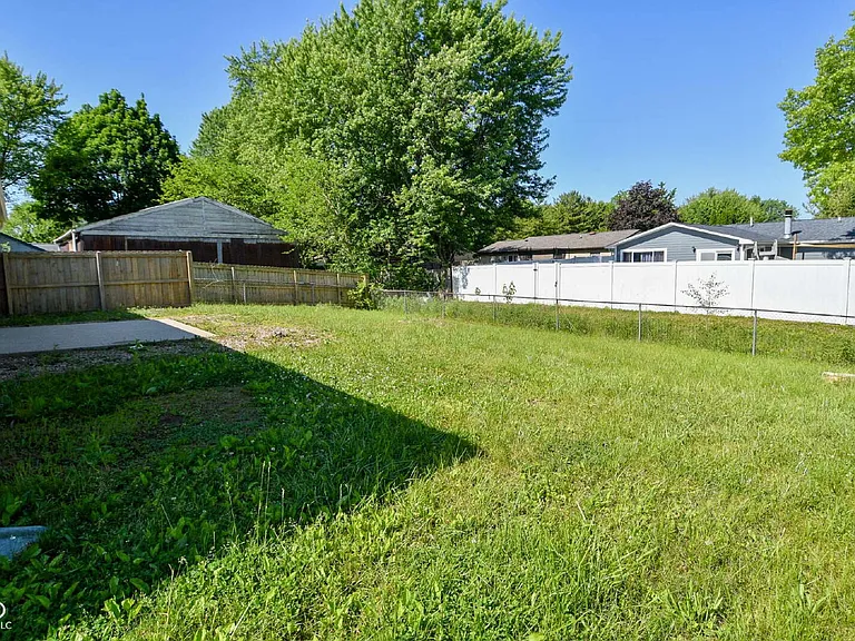 7826 Five Points Rd — Photo 38