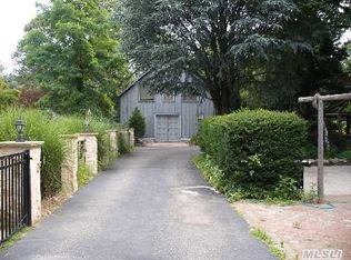 805 Meadow Rd, Smithtown, NY 11787