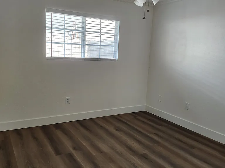 7752 Newman Ave #4 — Photo 10