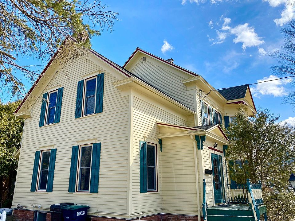 1st image of 24 Chestnut St #1/2