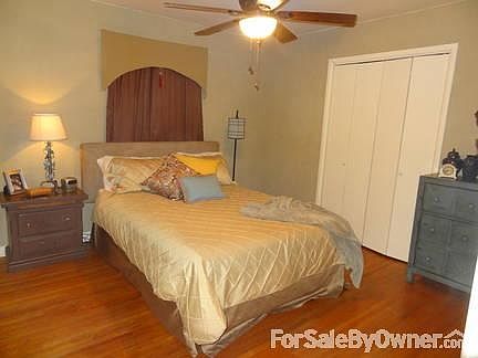 ONE OF 3 BEDROOMS
						:
						All 3 bedrooms are similar in size. Queen sized bed pictured