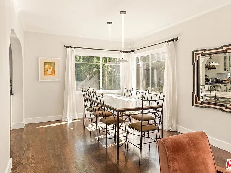 2102 N Bronson Ave — Photo 16