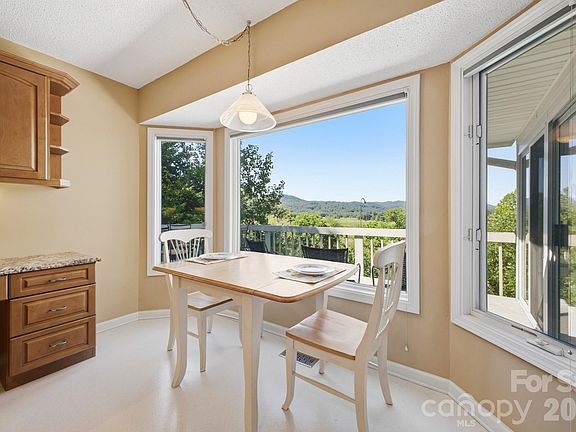3rd image of 1870 Riverview Ct