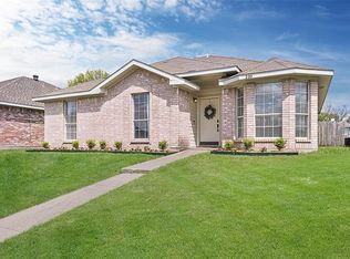 220 Rosewood Ln, Cedar Hill, TX 75104