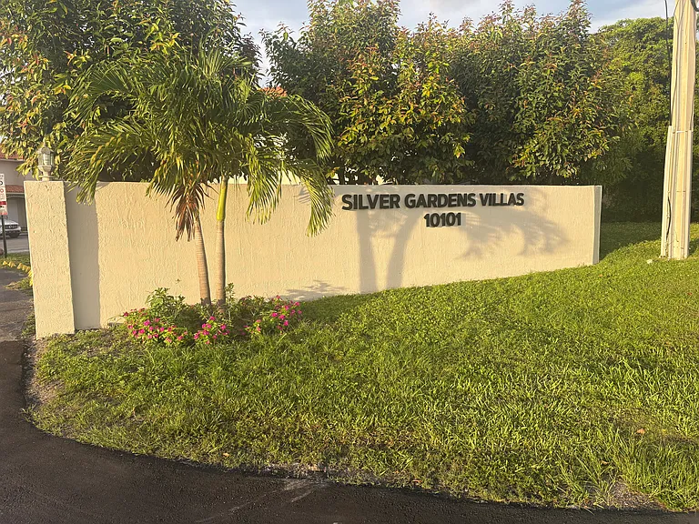 10101 W Okeechobee Rd #5202 — Photo 4