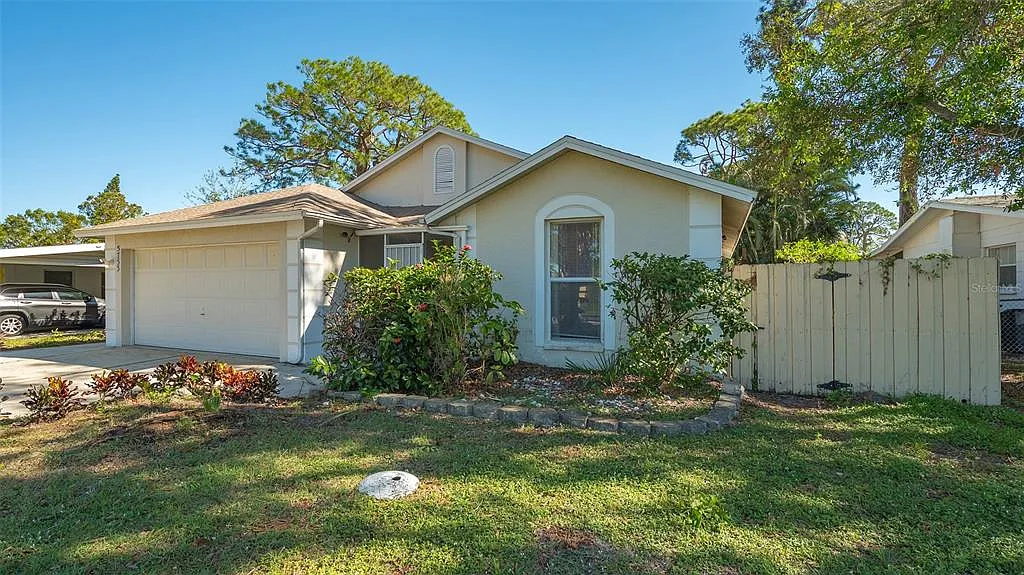 3 bed, 1358 sqft, $5,500 — Photo 1