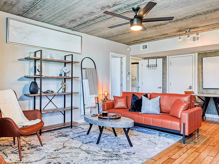 555 Berrien St #555B — Photo 1