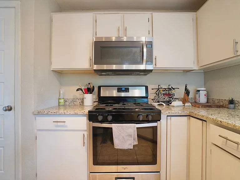 2603 Garrettson Dr #B — Photo 4
