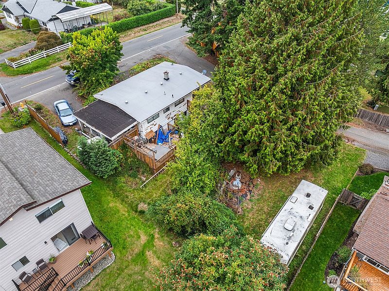 3rd image of 20807 80th Avenue W