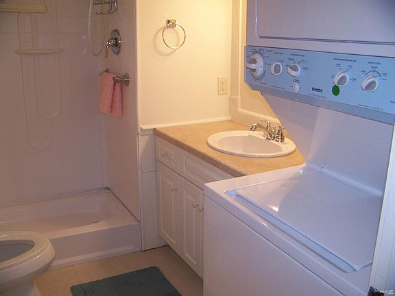 Washer/Dryer Included