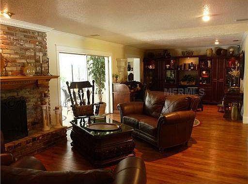 2nd image of 107 S Sweetwater Blvd
