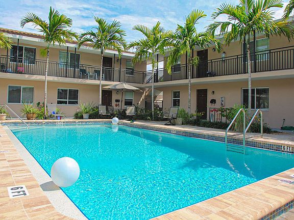3rd image of 2102 Alamanda Dr APT 106