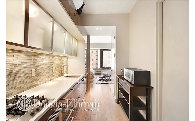 Rented by Douglas Elliman | media 62