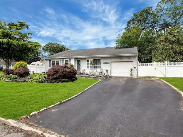 47 Holly Drive, Sayville, NY 11782