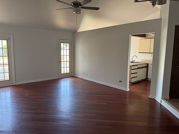 3rd image of 1221 Ballantrae Pl APT C