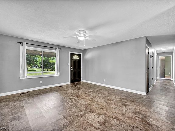 5th image of 3450 Lawndale Dr