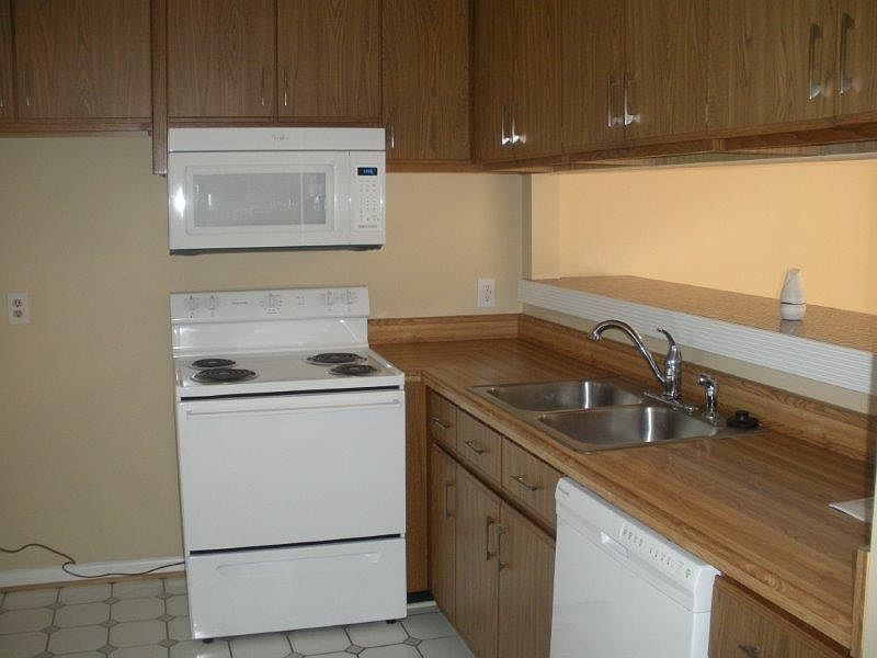 1st image of 3020 Winterberry Dr