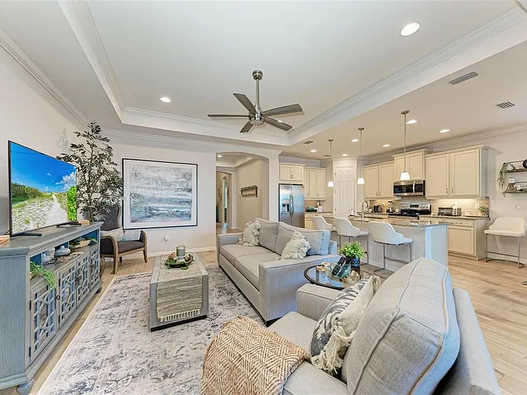 228 Maraviya Blvd — Photo 14