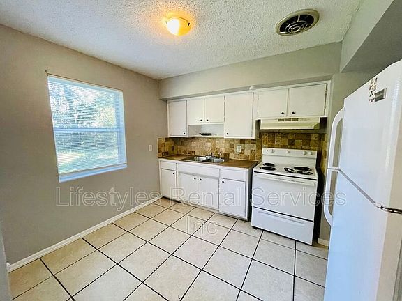 5th image of 2723 Charbray Dr