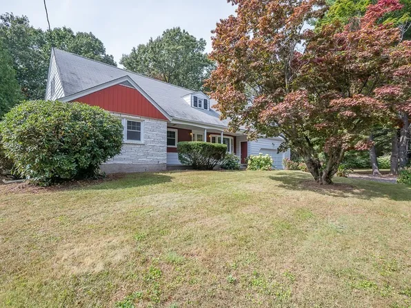 19 Riverlin Pkwy, Millbury, MA 01527